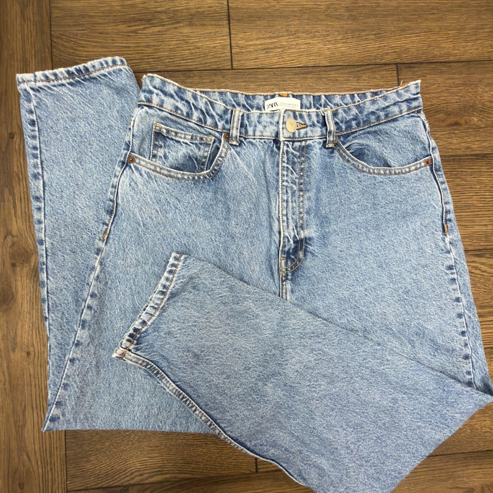 Zara Womens Light Wash High Waisted Mom Jeans Light Blue Denim Size 10